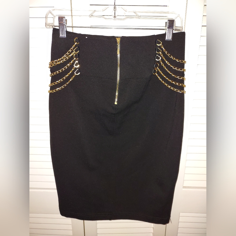 Sapphire Red - Black Pencil Skirt size M, Gold Chain Detailing - Picture 3 of 9